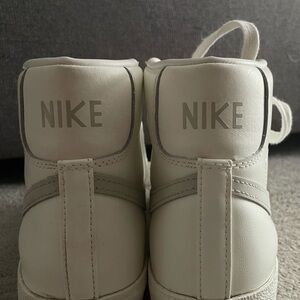 Nike blazer shoes women size 9